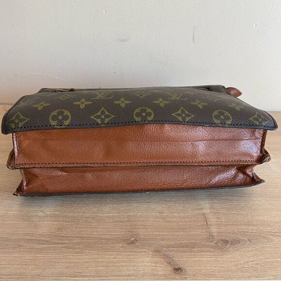 Authentic Louis Vuitton monogram clutch - Picture 6 of 9